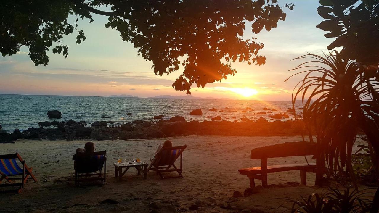 Koh Jum Coral Bay Resort 外观 照片